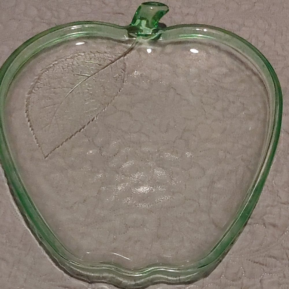 Elegant Green Apple Glass Art Piece